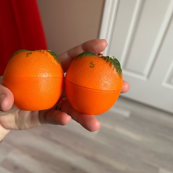 4/$100 Orange Fruit-Shaped Containers salt and pepper shakers 🍊 - Picture 4 of 7